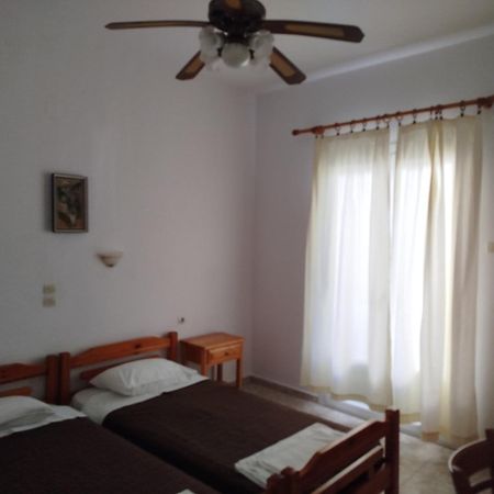 Karagiozos Studios & Apartments Skopelos Town Bagian luar foto