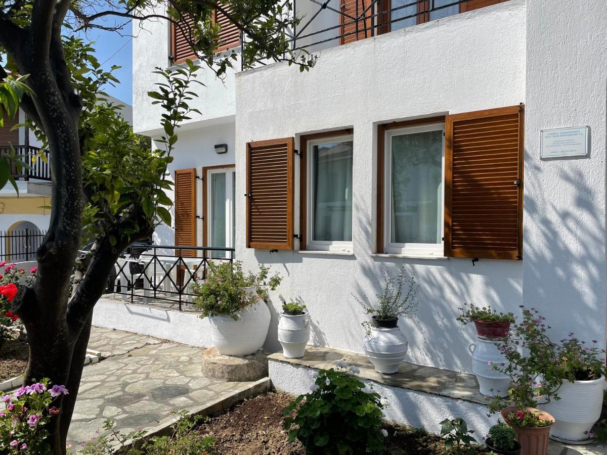 Karagiozos Studios & Apartments Skopelos Town Bagian luar foto