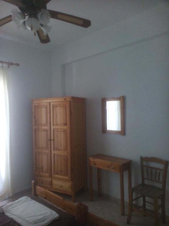 Karagiozos Studios & Apartments Skopelos Town Bagian luar foto