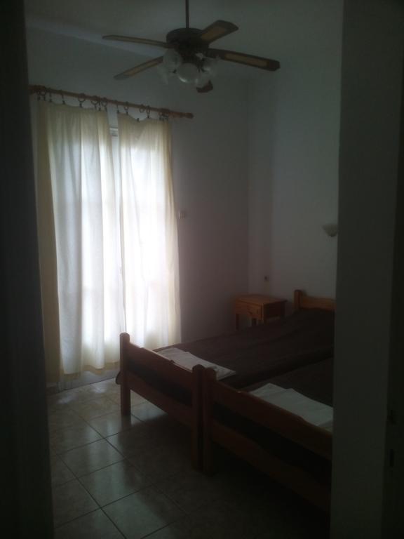Karagiozos Studios & Apartments Skopelos Town Bagian luar foto